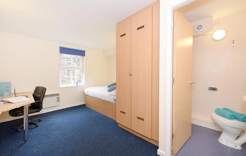 Vicarage Hill, City Centre, Wrexham - Image 1